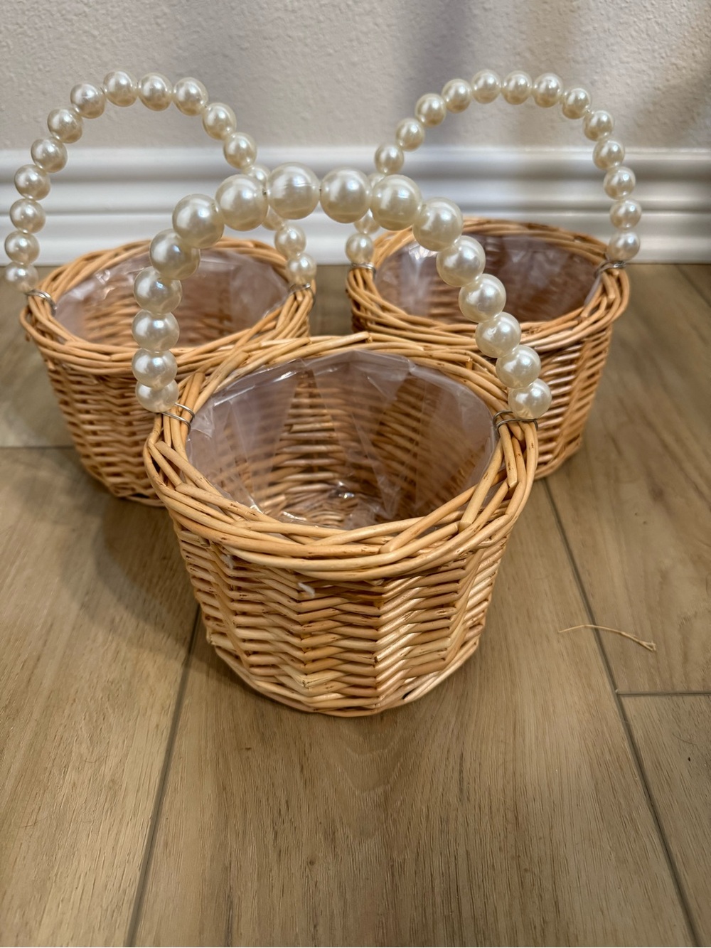 Pearl-Handled Wicker Basket - Natural Brown